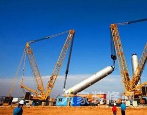 QLY25ȫҺ��݆̥���ؙC�ڸۿ����a(ch��n)�е��\��